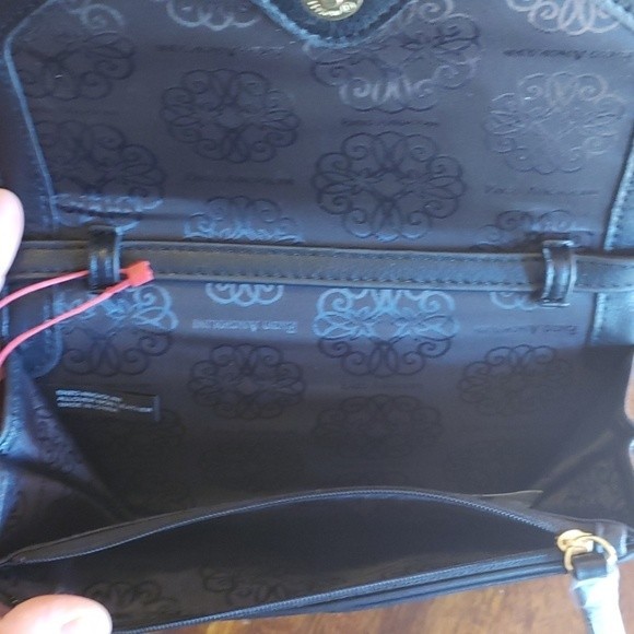 NWT Enzo Angiolini Sleek Matte Black wallet Cross Body Purse Gold Detail - Picture 4 of 10